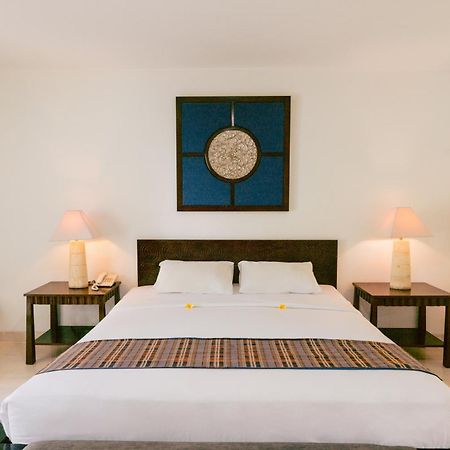 Legong Keraton Beach Hotel Чангу Экстерьер фото