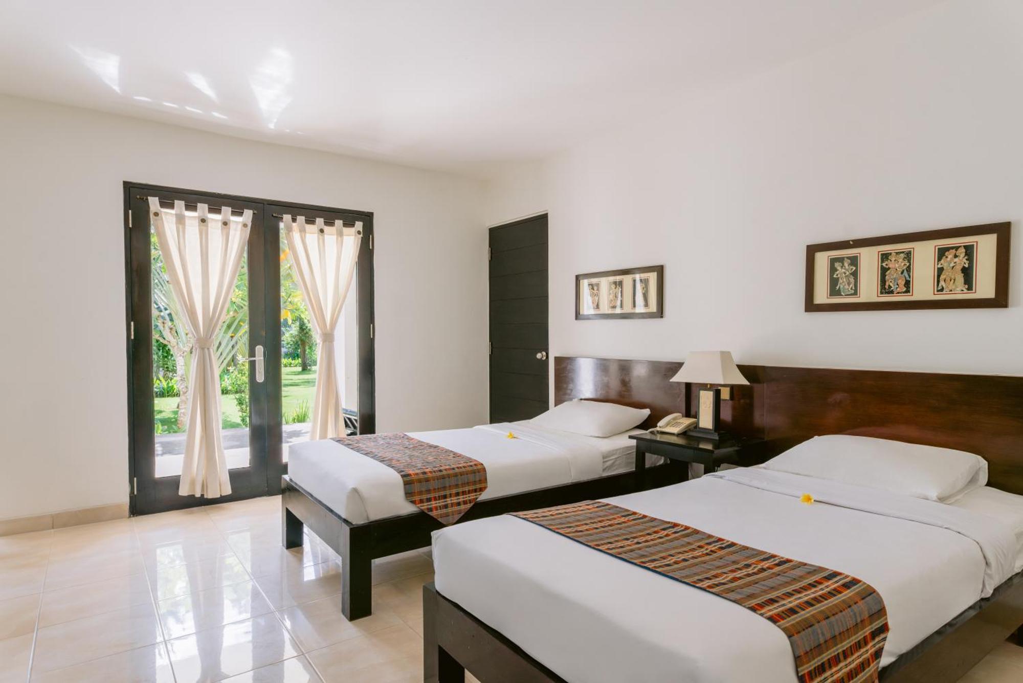 Legong Keraton Beach Hotel Чангу Экстерьер фото