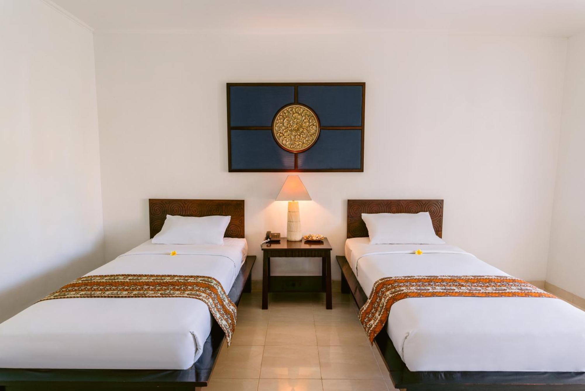 Legong Keraton Beach Hotel Чангу Экстерьер фото