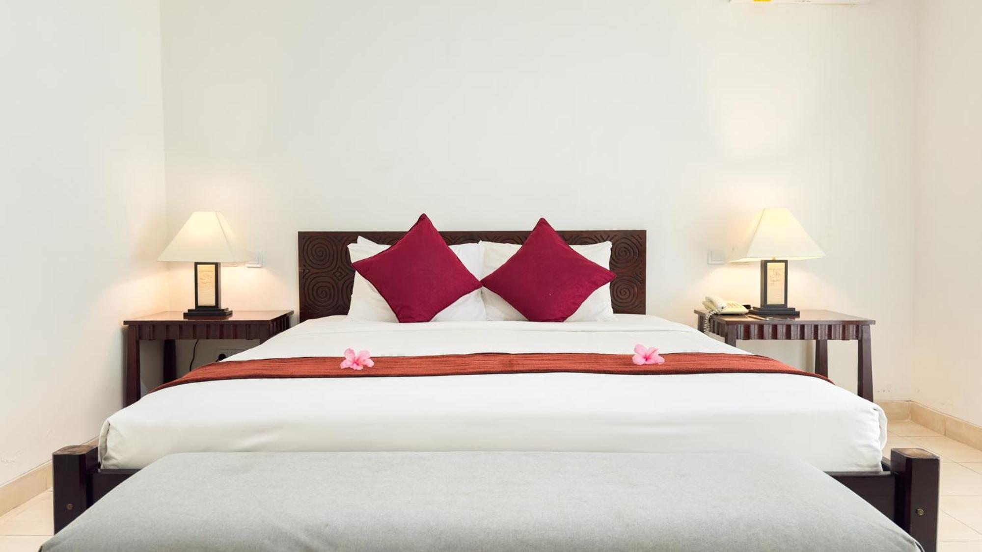 Legong Keraton Beach Hotel Чангу Экстерьер фото