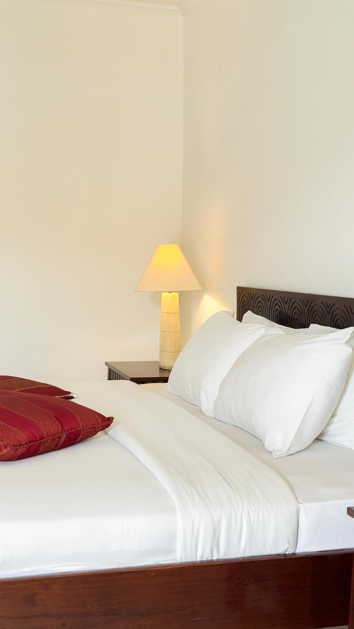 Legong Keraton Beach Hotel Чангу Экстерьер фото