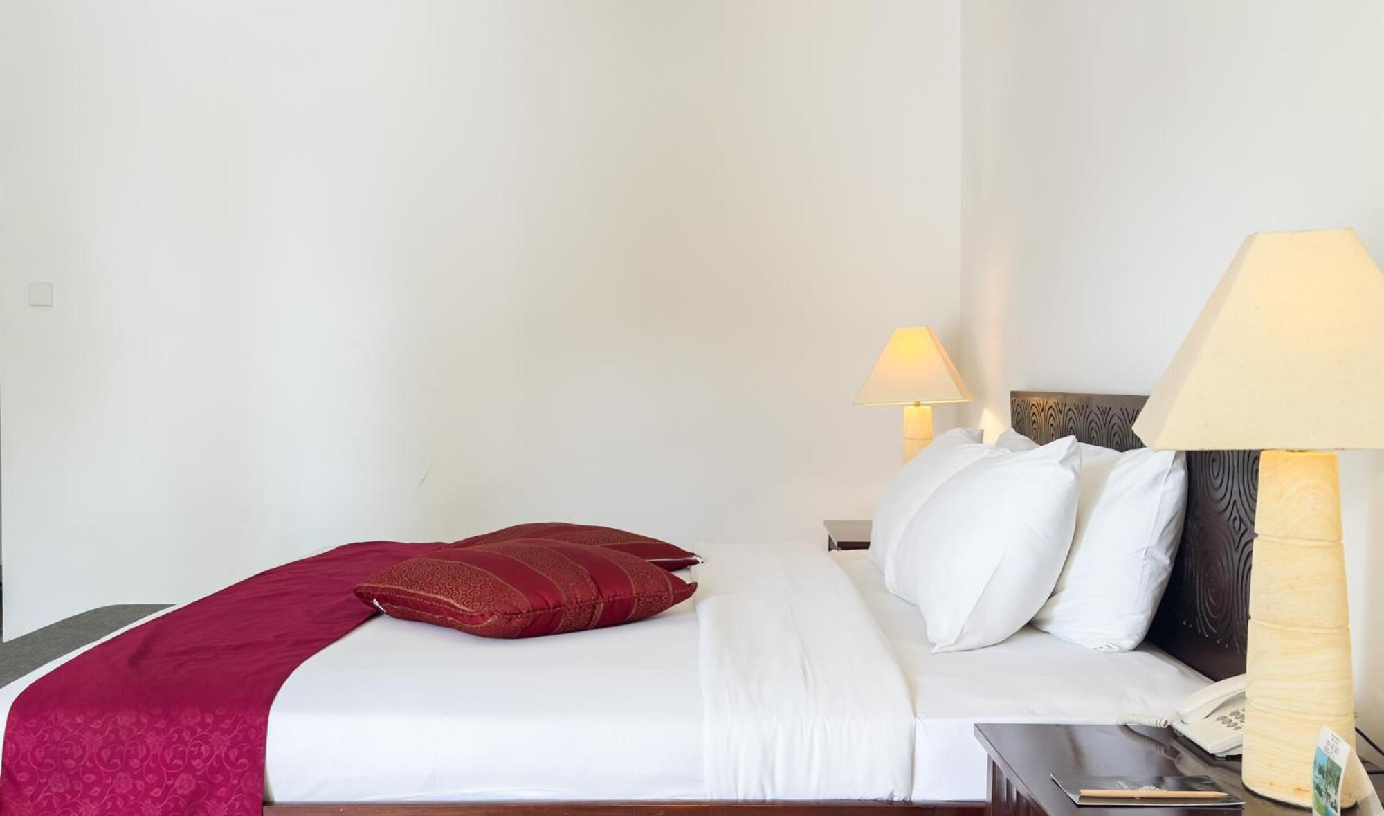 Legong Keraton Beach Hotel Чангу Экстерьер фото