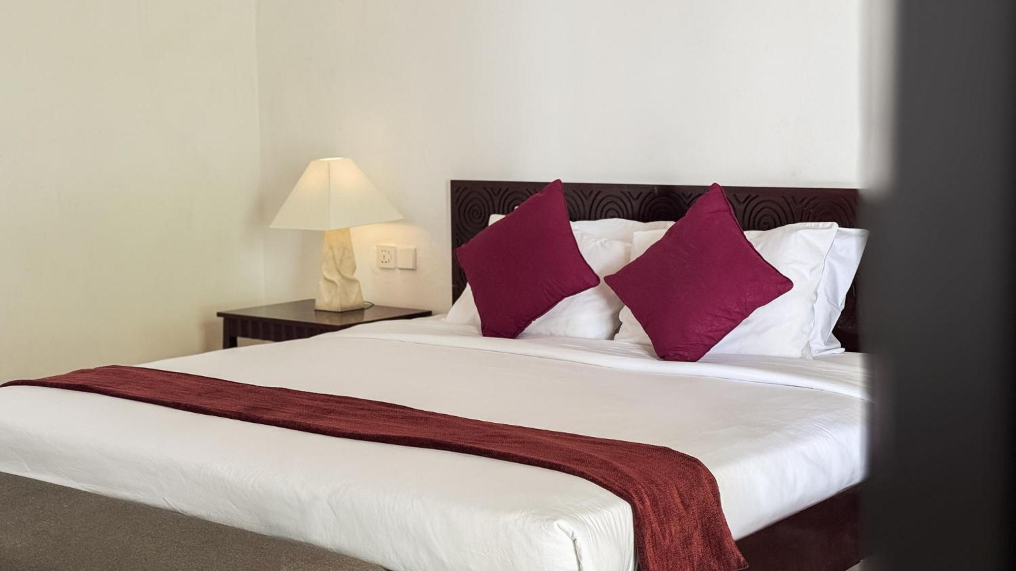 Legong Keraton Beach Hotel Чангу Экстерьер фото